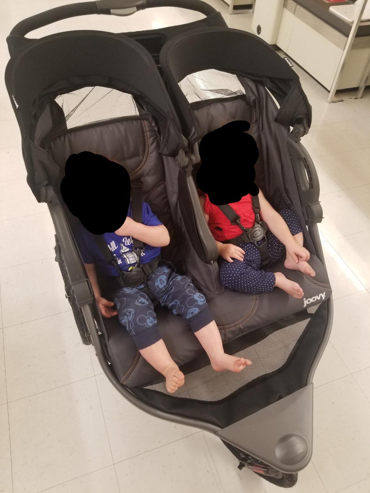 Joovy Zoom X2 Lightweight Performance Double Jogging Stroller Featuring Extra-Large Pneumatic Tires with Air Pump Included, Locking and Swiveling Front Tire, and Easy One-Handed Fold, Forged Iron customer photo 2