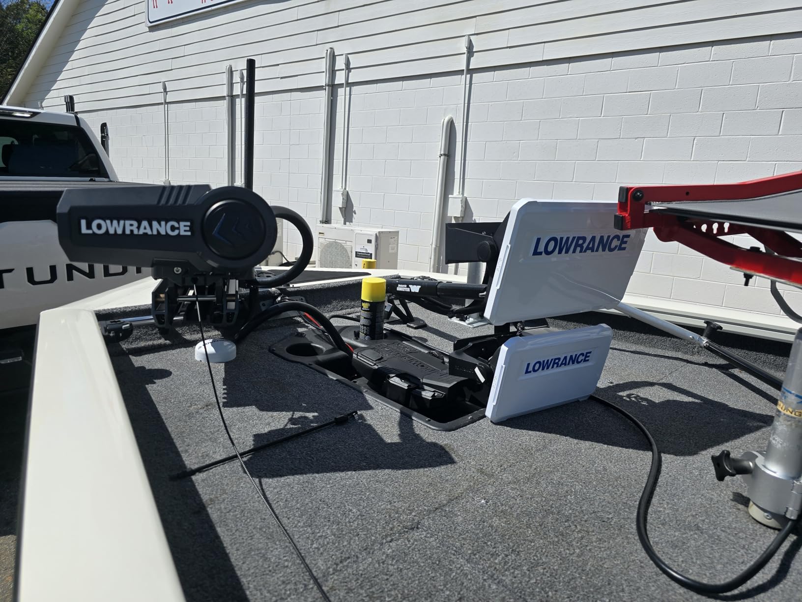 Lowrance Ghost Freshwater Trolling Motor, Ultra Quiet, Bow Mount, 97/120 lbs Thrust with Configurable Foot Pedal customer photo 1