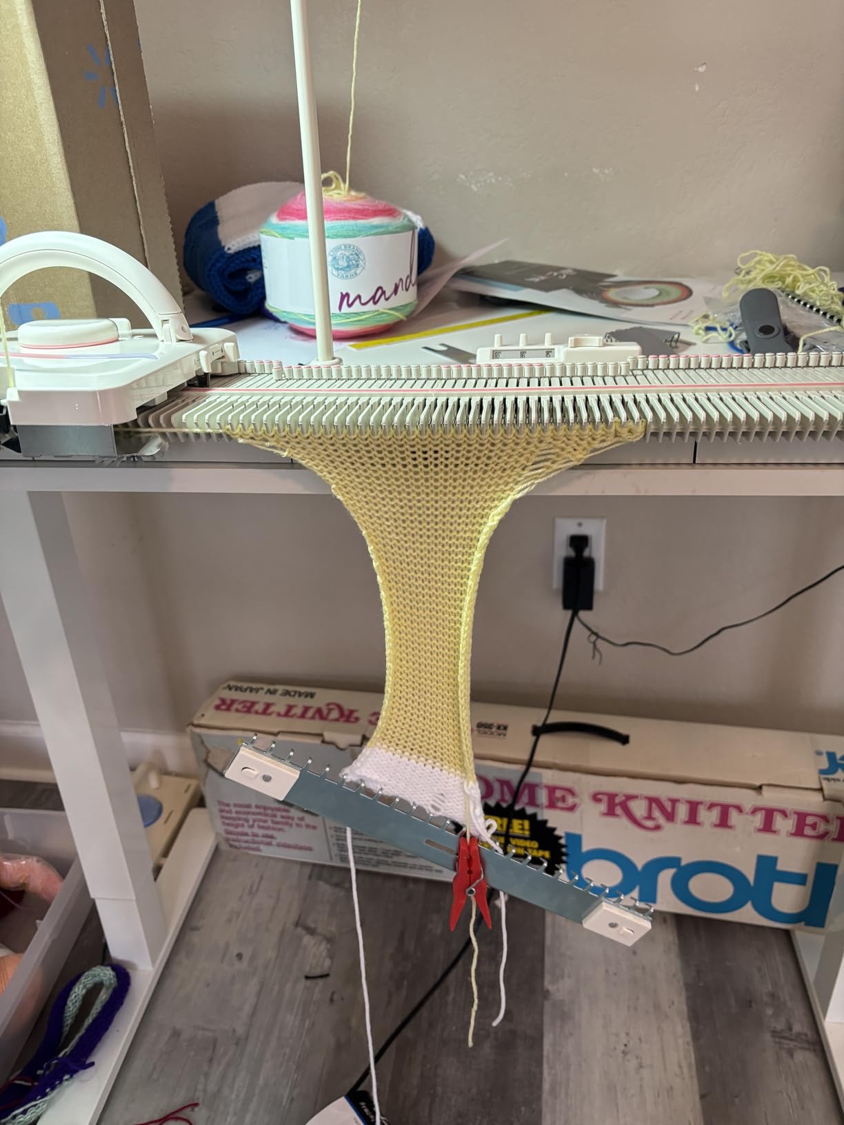 Knitting Machine, LK150 6.5mm Mid Gauge 150 Stitches Portable Plastic Domestic Smart Weaving Set with Accessories customer photo 2