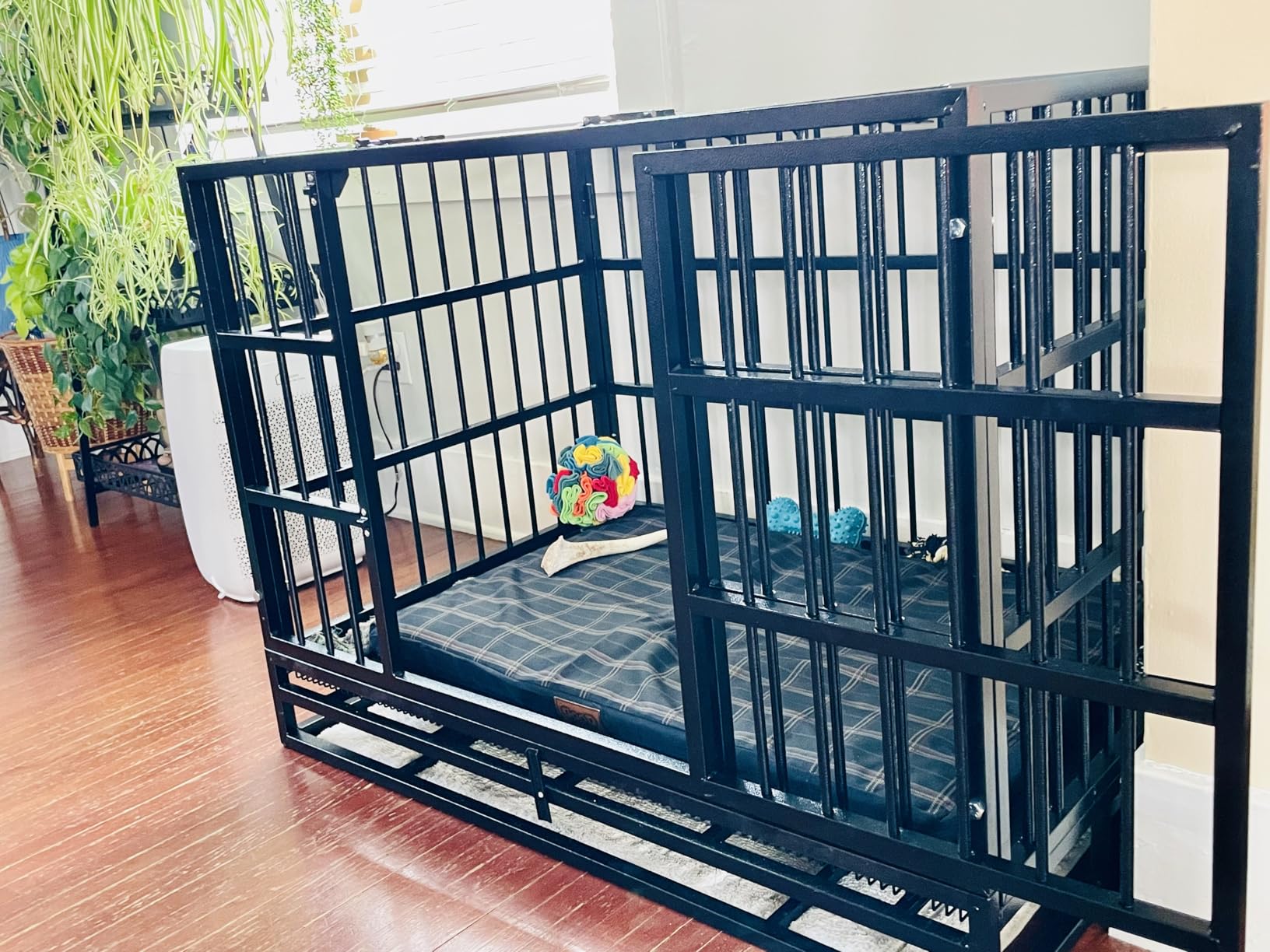 LEMBERI 38 inch Heavy Duty Indestructible Dog Crate, Escape Proof Dog Cage Kennel with Lockable Wheels, High Anxiety Double Door Dog Crate, Extra Large Crate Indoor for Large Dog with Removable Tray customer photo 1