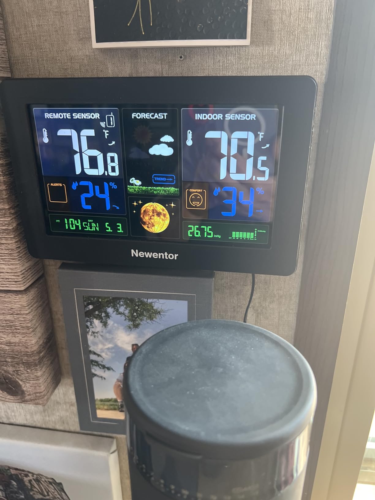 Newentor Weather Station Wireless Indoor Outdoor Thermometer, Color Display Digital Weather Thermometer with Atomic Clock, Barometric Pressure, Forecast Station with Adjustable Backlight, Black customer photo 2
