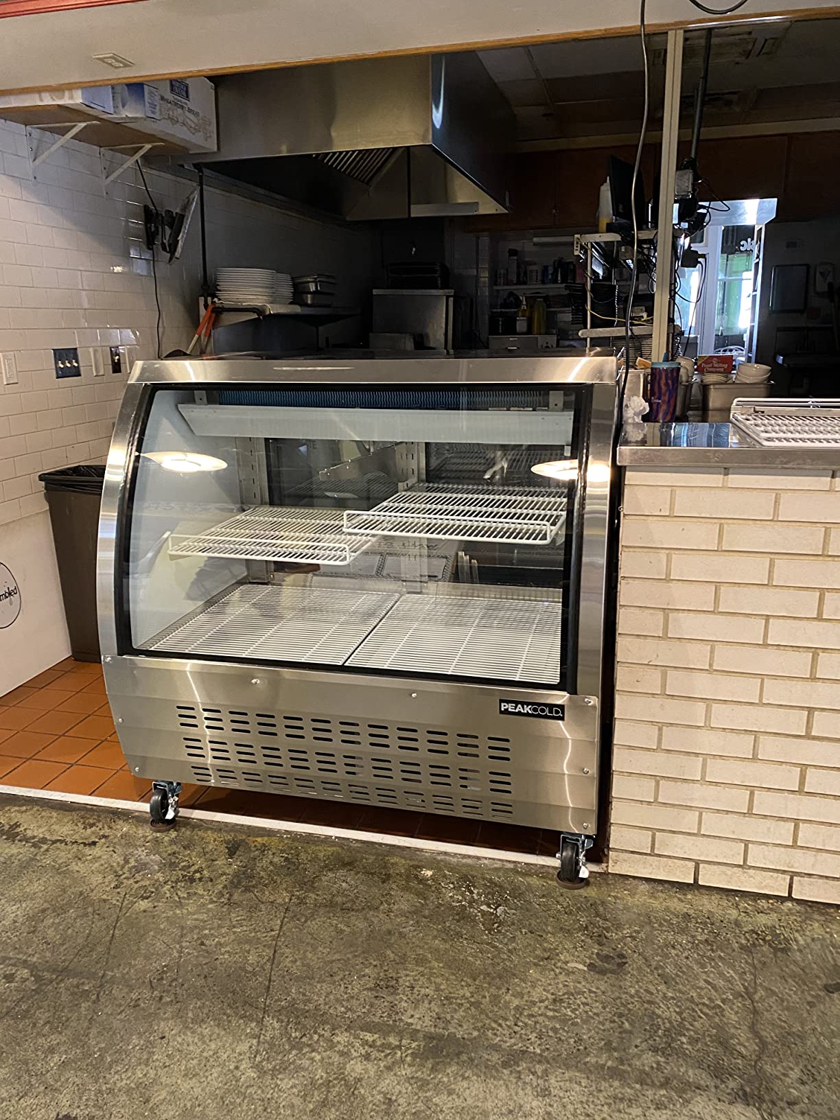 PEAKCOLD Curved Glass Refrigerated Deli Case; Meat or Seafood Display Showcase; 64