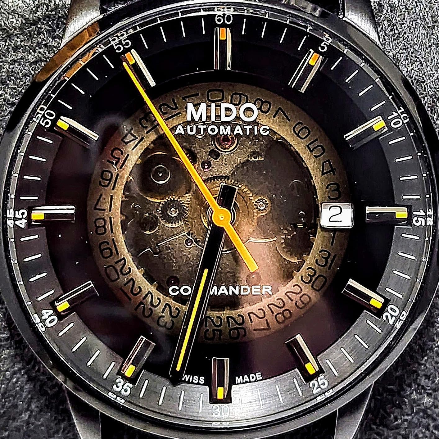 MIDO Commander Gradient - Swiss Automatic Watch for Men - See-Through Gradient Dial - 40mm Stainless Steel Case customer photo 2