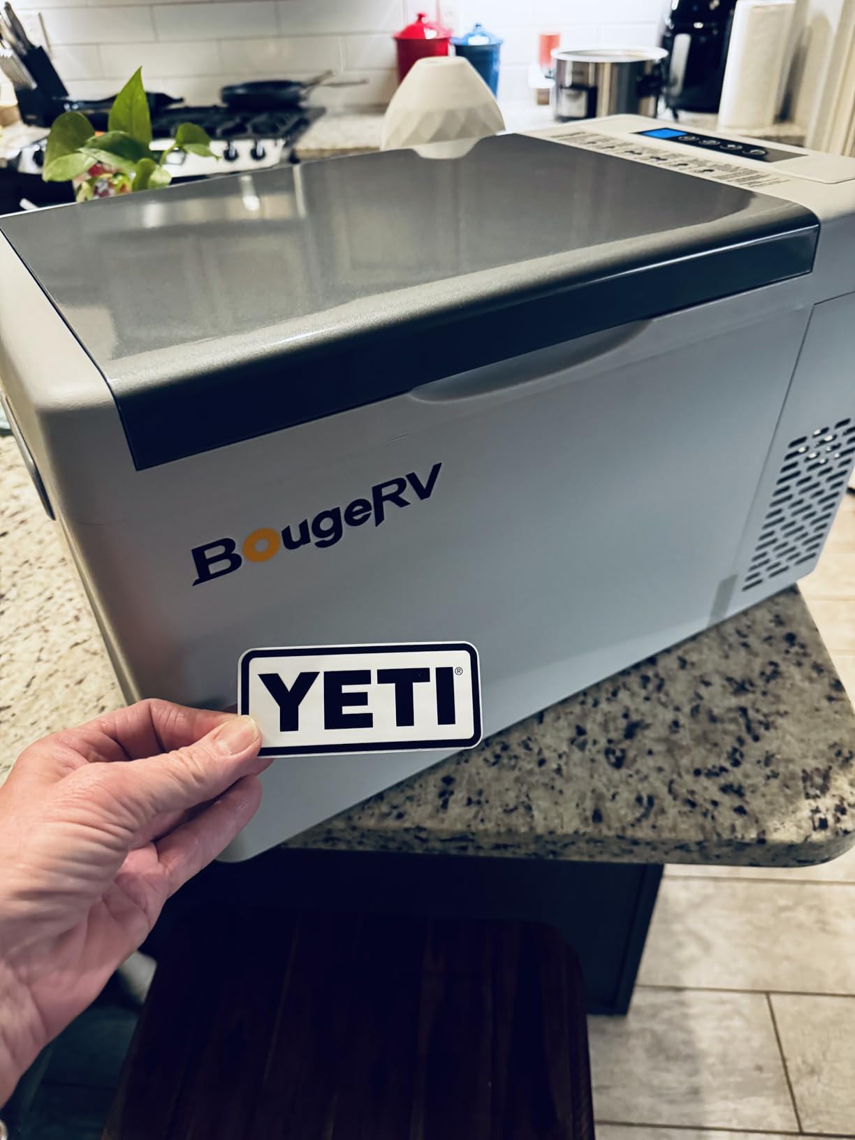 BougeRV 12 Volt Refrigerator 12V Car Fridge 23 Quart Portable Freezer Compressor Cooler 12/24V DC 110~240 Volt AC for Truck Van RV Camper SUV Travel Camping Road Trips Tailgating -7°F~50°F customer photo 1