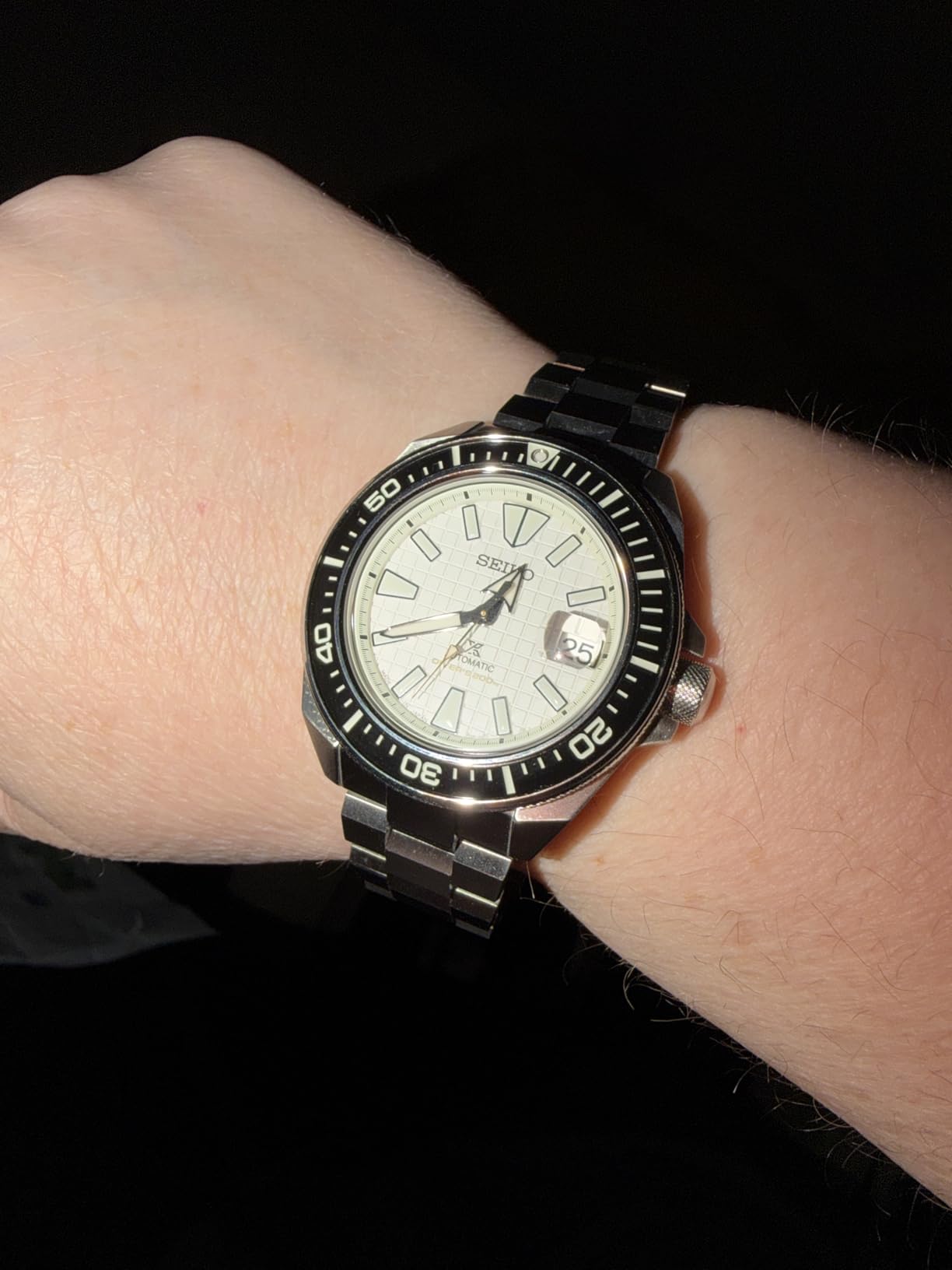 Seiko SRPG21 Automatic Dive Watch for Men - Prospex Collection - LumiBrite Hands, Magnified Date Calendar - 200M Water Resistant customer photo 1