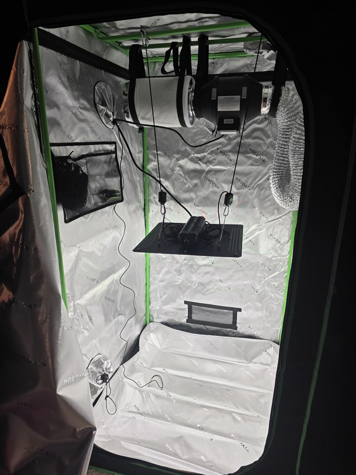 VIVOSUN Grow Tent Kit, 2 x 2ft 1-Plant System, WiFi-Controlled Grow System with Full Spectrum LED Grow Light, Automatic Ventilation, GrowHub Outlet A22 with Temperature and Humidity Sensor customer photo 1