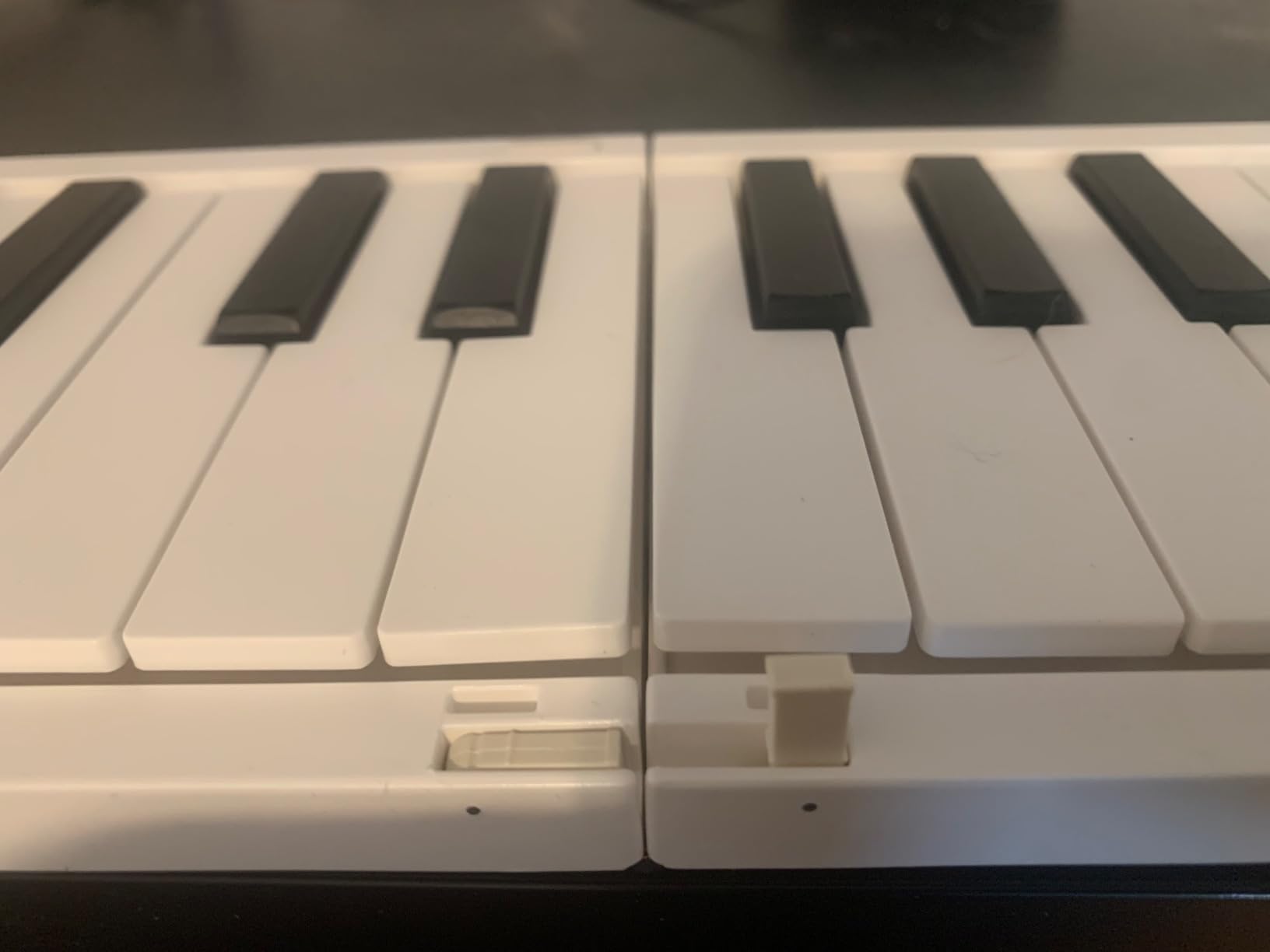 Blackstar Carry-on White 88 Keys USB MIDI Controller for Portable Folding Digital Piano with Rechargeable Battery customer photo 1