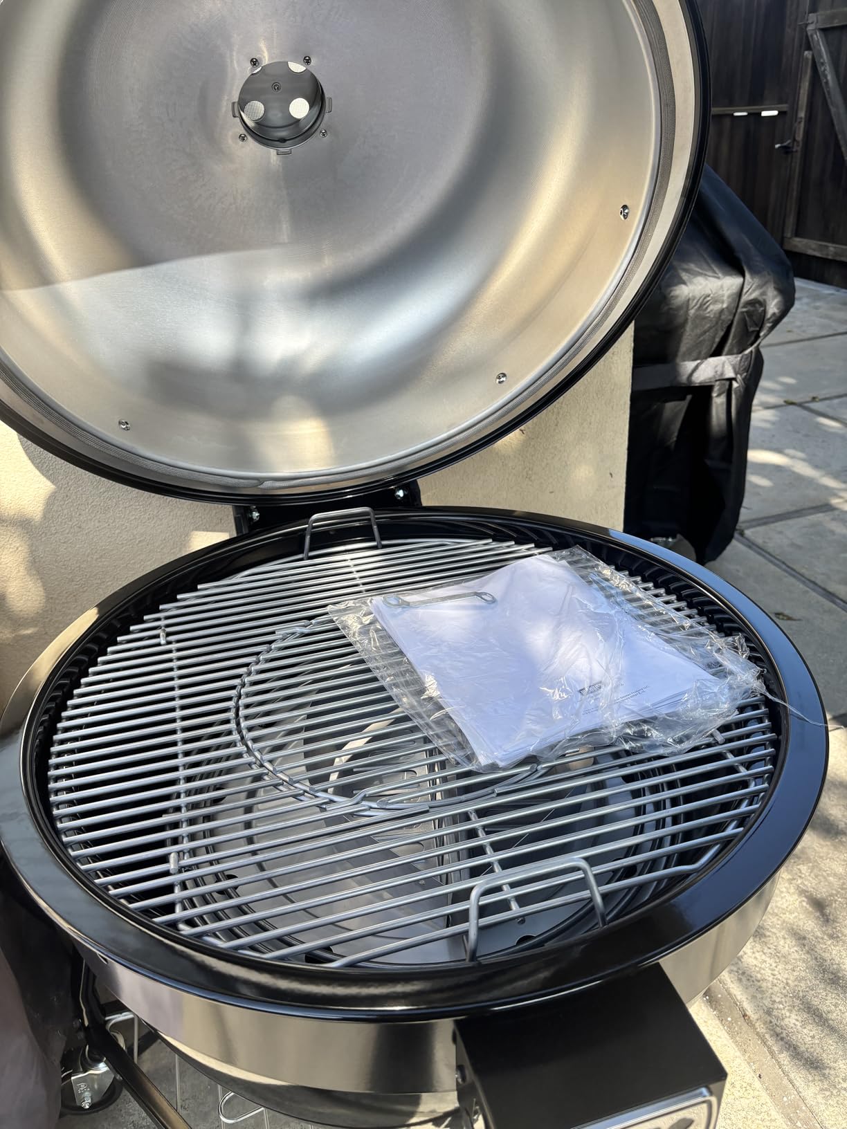 Weber Summit Kamado E6 Charcoal Grill, Black - Dual-Walled Insulated Steel Kamado with 24-inch Cooking Area customer photo 2