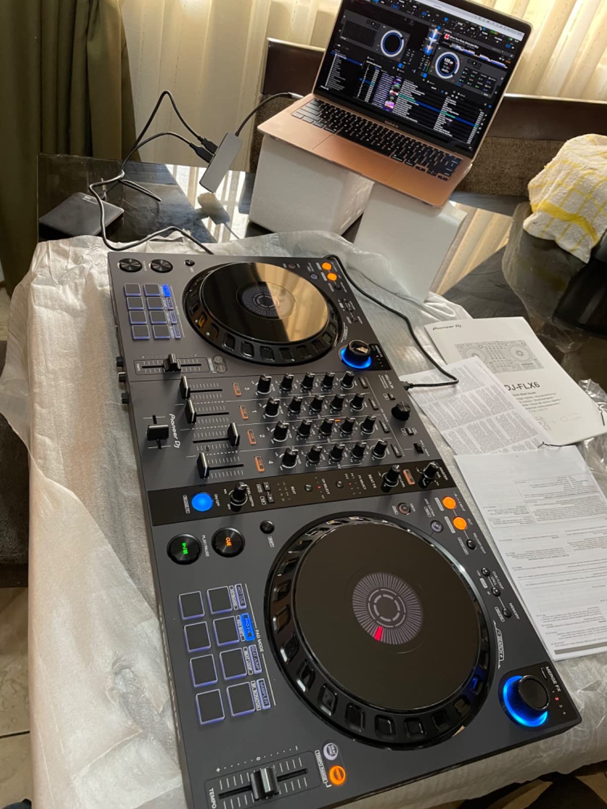 Pioneer DJ DDJ-FLX6 - 4-deck DJ Controller with 2 Track Playback Decks, 2 Sample Playback Decks, and Built-in USB Audio Interface customer photo 3