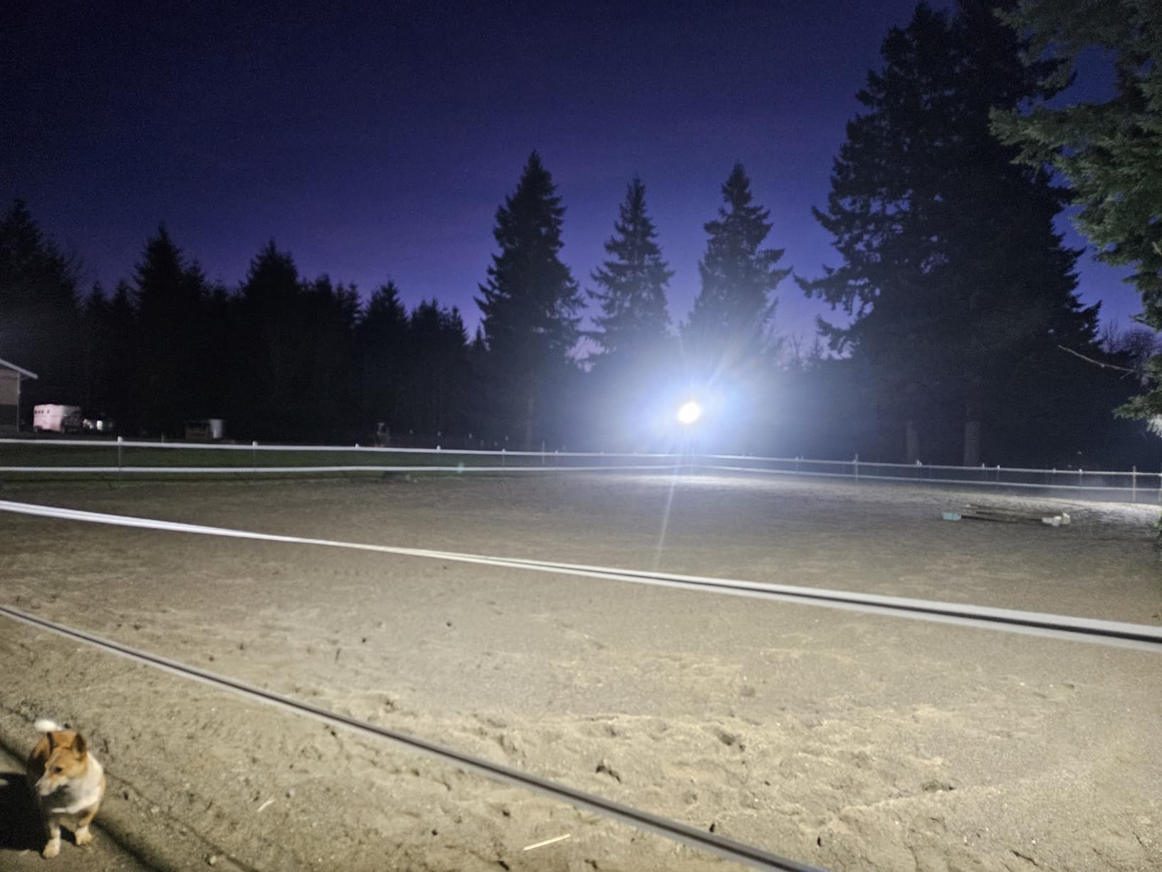 LED Stadium Light - 2000W Equivalent High Mast Flood Light 48,000LM, IP66 Waterproof, 50,000Hrs Lifespan, 120 Degree Wide Beam for Tunnels/Parking Lots/Fields - Super Bright and Energy-Saving (300W, 85V-305V) customer photo 1