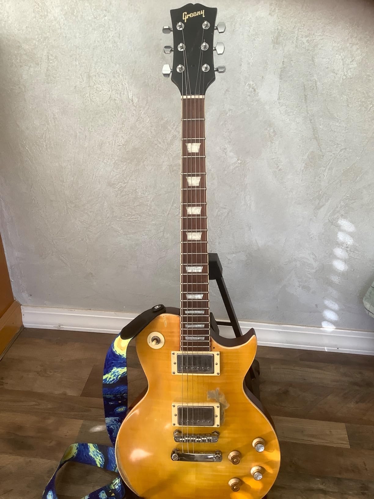 IYV ILS-300D Electric Guitar, Cherry Sunburst customer photo 1