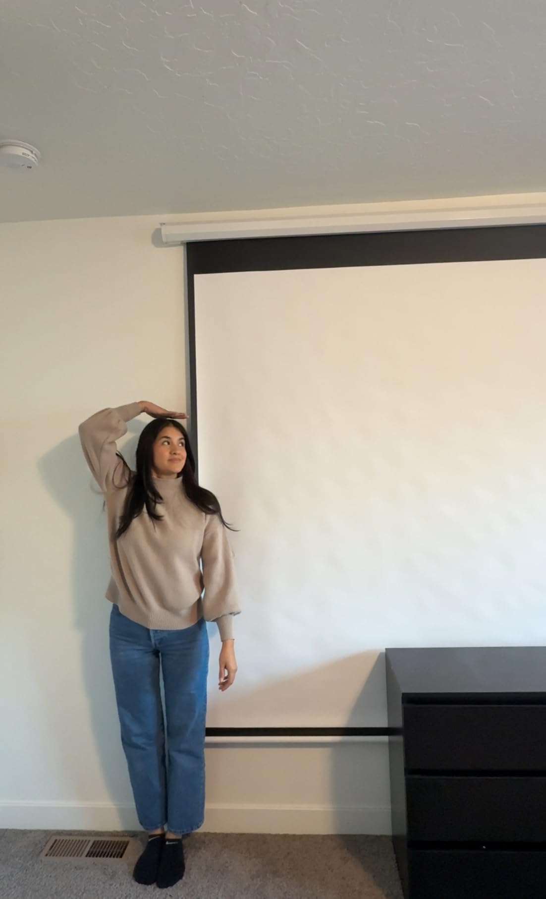 YODOLLA 84inch Motorized Projection Screen, 16:9 4K 3D HD Electric Projector Screen, Wall/Ceiling Mounted White Projection Screen with Two Remote Controls for Indoor & Outdoor Use customer photo 2