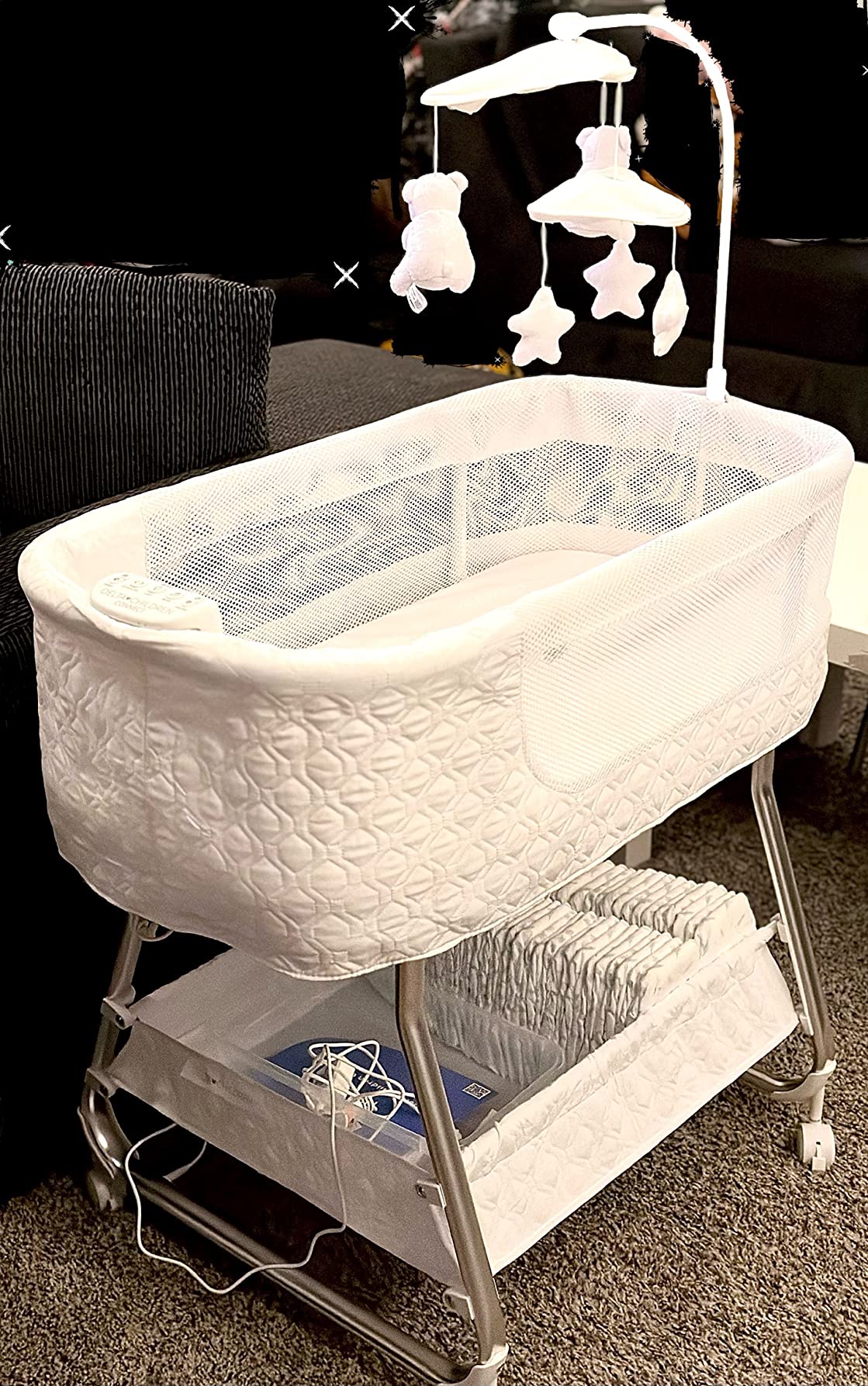 Delta Children SmartSleep Auto Glide Bassinet with Bluetooth customer photo 1