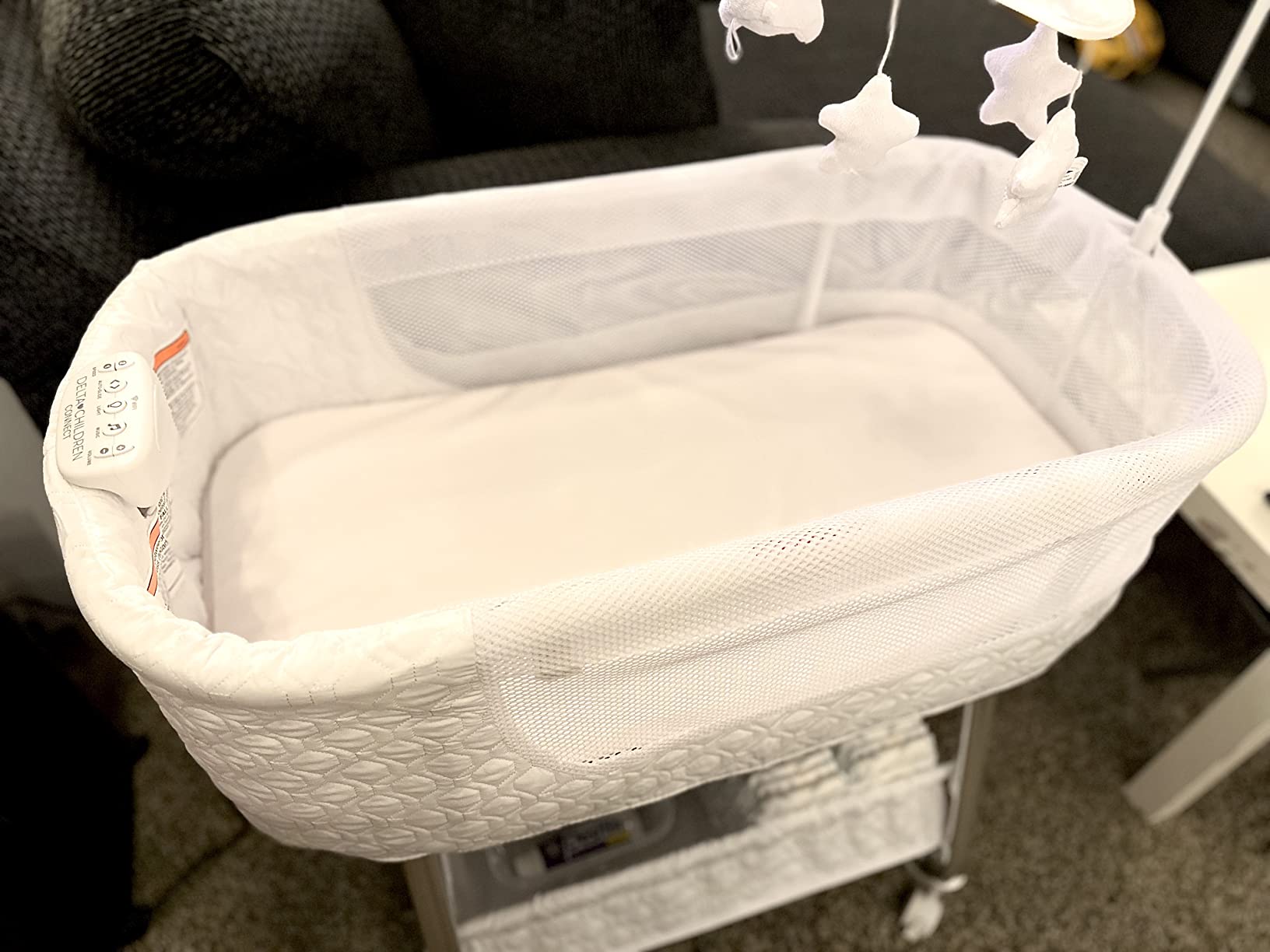 Delta Children SmartSleep Auto Glide Bassinet with Bluetooth customer photo 2