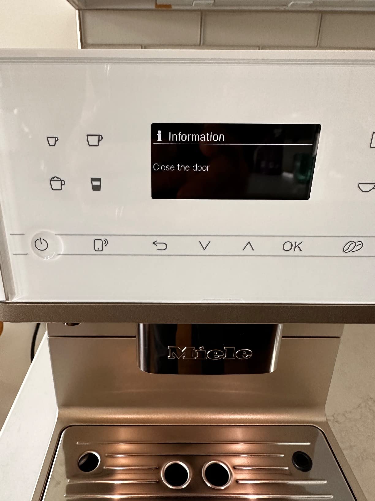 Miele CM 6360 MilkPerfection Automatic Coffee Machine - WiFi Compatible, Lotus White customer photo 1