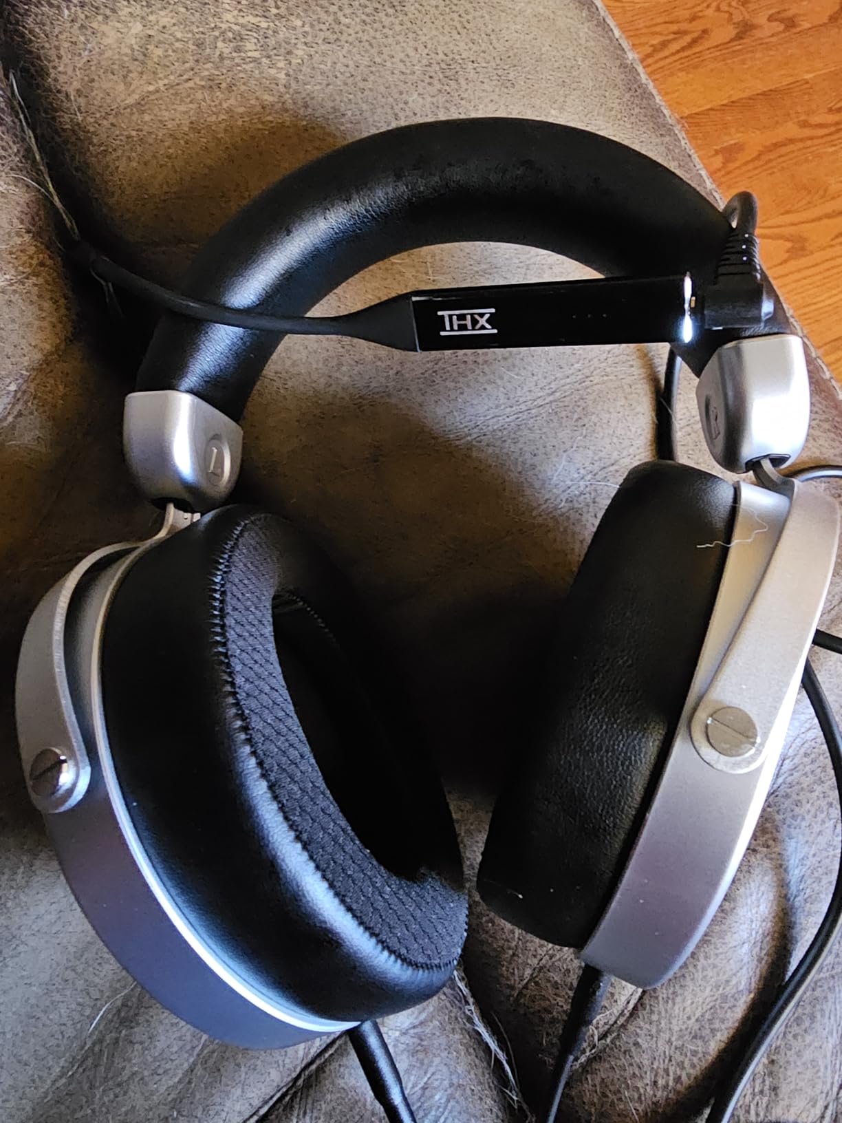 HIFIMAN Deva-Pro Over-Ear Full-Size Open-Back Planar Magnetic Headphone with Bluetooth Dongle/Receiver, Himalaya R2R Architecture DAC, Easily Switch Between Wired and Wireless, Bluetooth 5.0 customer photo 2