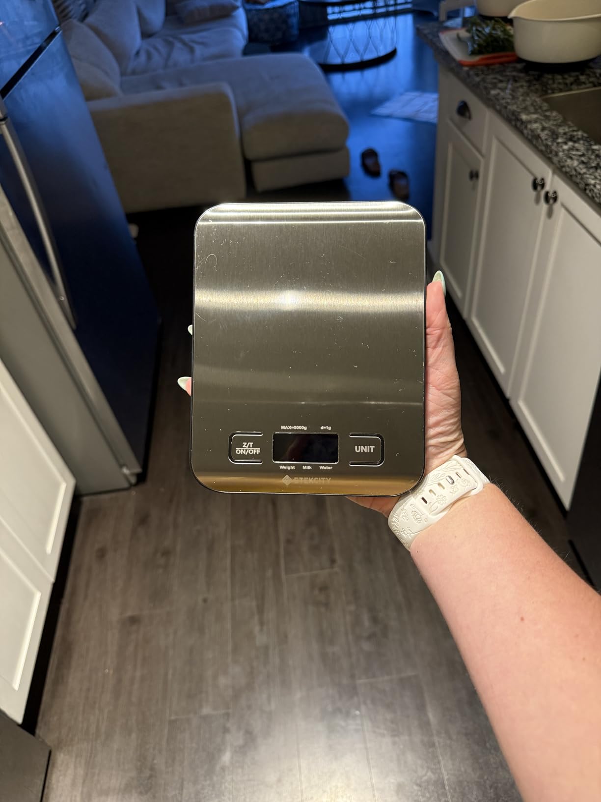 Etekcity Digital Food Kitchen Scale, Grams and Oz for Weight Loss, Baking and Cooking, 0.05oz/1g Precise Graduation, 5 Weight Units, IPX6 Waterproof, USB Rechargeable, 304 Stainless Steel-Silver, 22lb customer photo 2