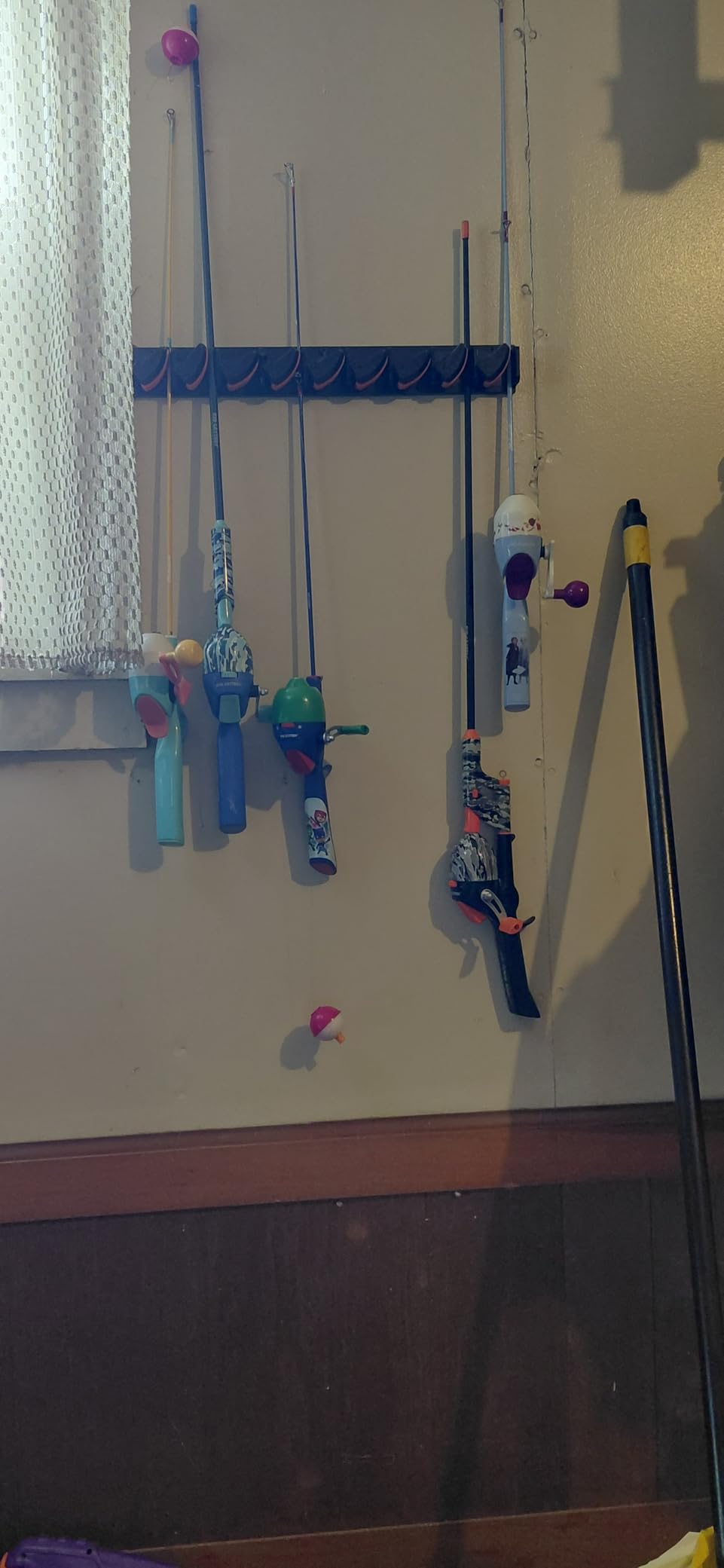 PLUSINNO Vertical Fishing Rod Holder, Wall Mounted Fishing Rod Rack, Fishing Pole Holder Holds Up to 9 Rods or Combos customer photo 1
