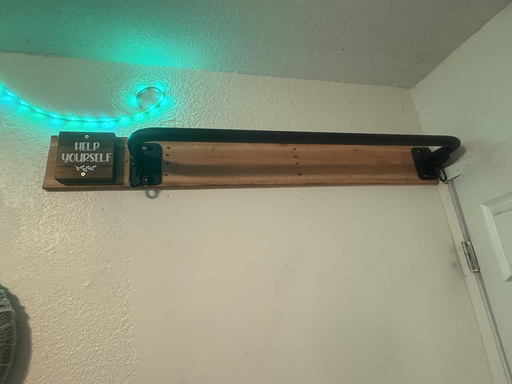 SELEWARE Heavy Duty Welded Pull Up Bar, Versatile Doorway Wall Mount, Joist Mounted, and Ceiling Mounted Chin Up Bars, Thick Metal Sturdy Construction for Full Body Workouts Support 500 lbs customer photo 1