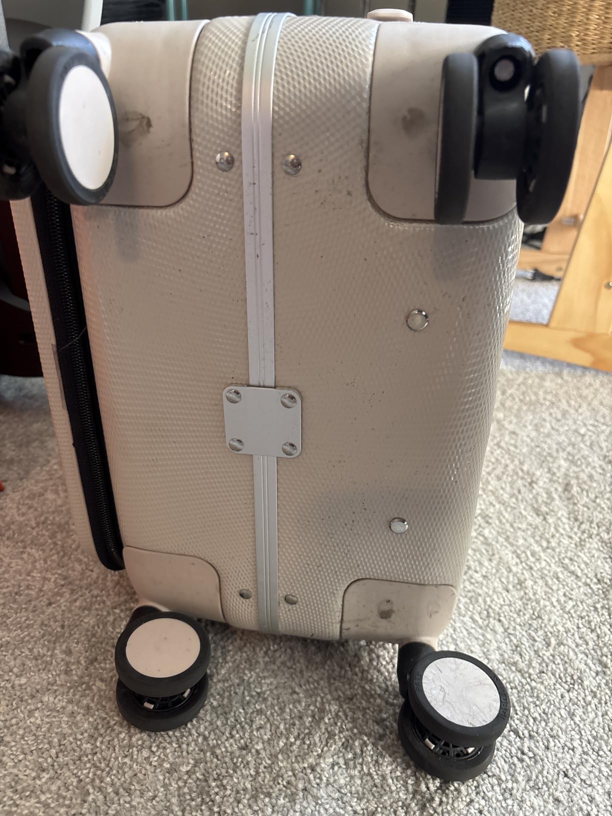 Hanke 20 Inch Carry On Luggage with Wheels PC Hard Shell Suitcase Top Opening Aluminum Frame Travel Luggage Suitcases for Woman Men Gifts (Ivory White) customer photo 2