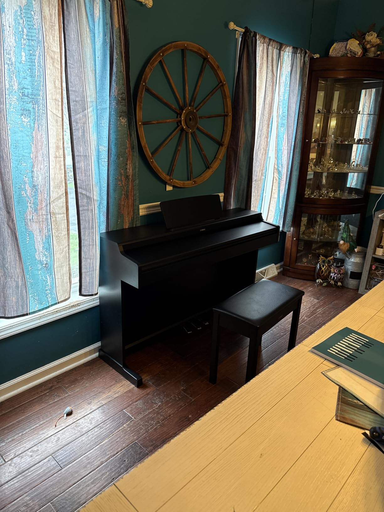 Yamaha Arius Series 88-Key Weighted Action Upright Digital Piano for Beginner and Intermediate Players, Dynamic Response, Grand Piano Sound, 3-pedal Unit, Bench Included, Rosewood YDP105R customer photo 2