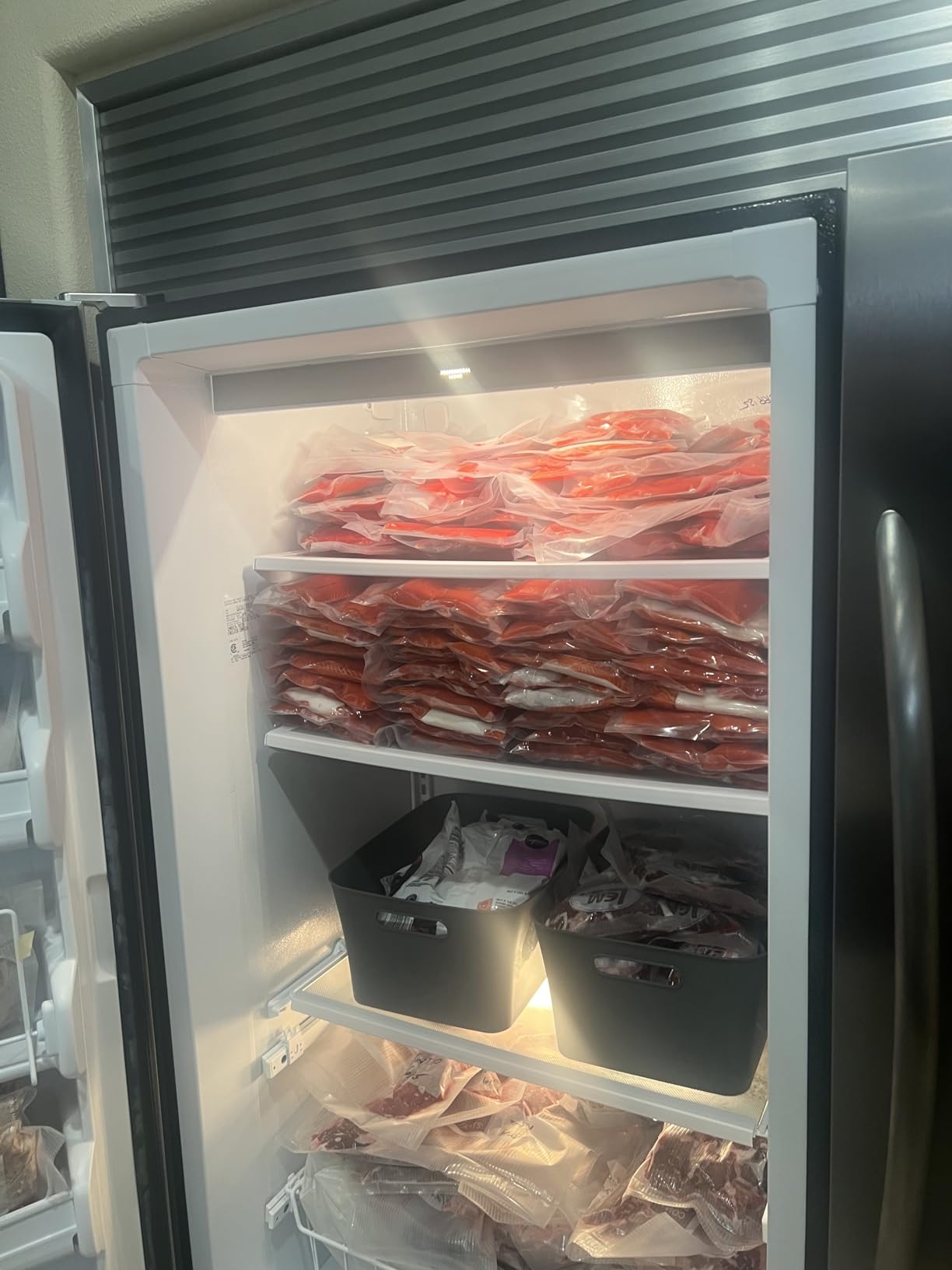 VEVOR Chamber Vacuum Sealer, 260W Sealing Power, Vacuum Packing Machine for Wet Foods, Meats, Marinades and More, Compact Size with 10.2 in Sealing Length, Applied in Home Kitchen and Commercial Use customer photo 1