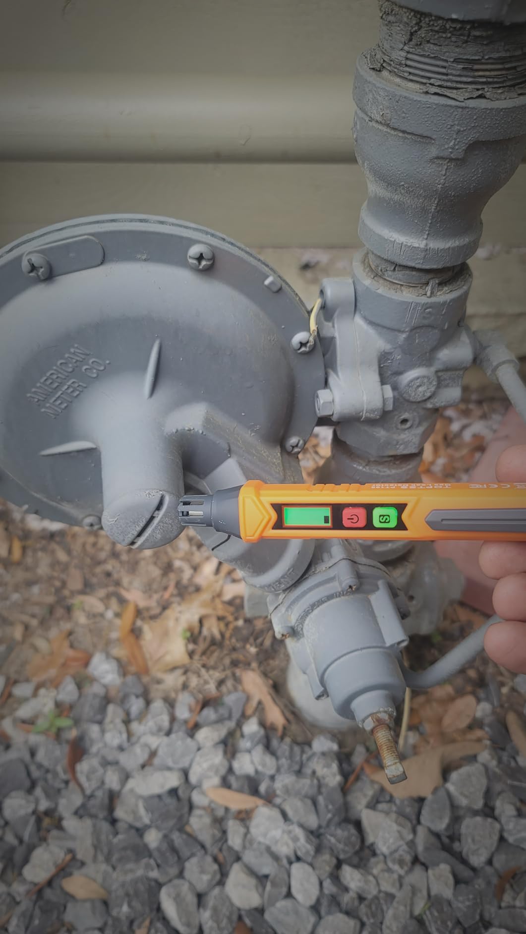 PT199 Natural Gas Leak Detector with Audible & Visual Alarm, Portable Gas Sniffer to Locate Combustible Sources Like Methane, Propane for Home (Includes Battery x2) customer photo 1
