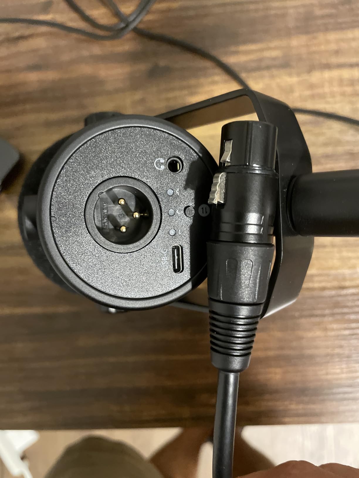 MAONO Dynamic Microphone, USB/XLR Podcast PC Microphone with Software, EQ, Tap-to-Mute, Studio Mic for Broadcast, Recording, Streaming - PD400X customer photo 2