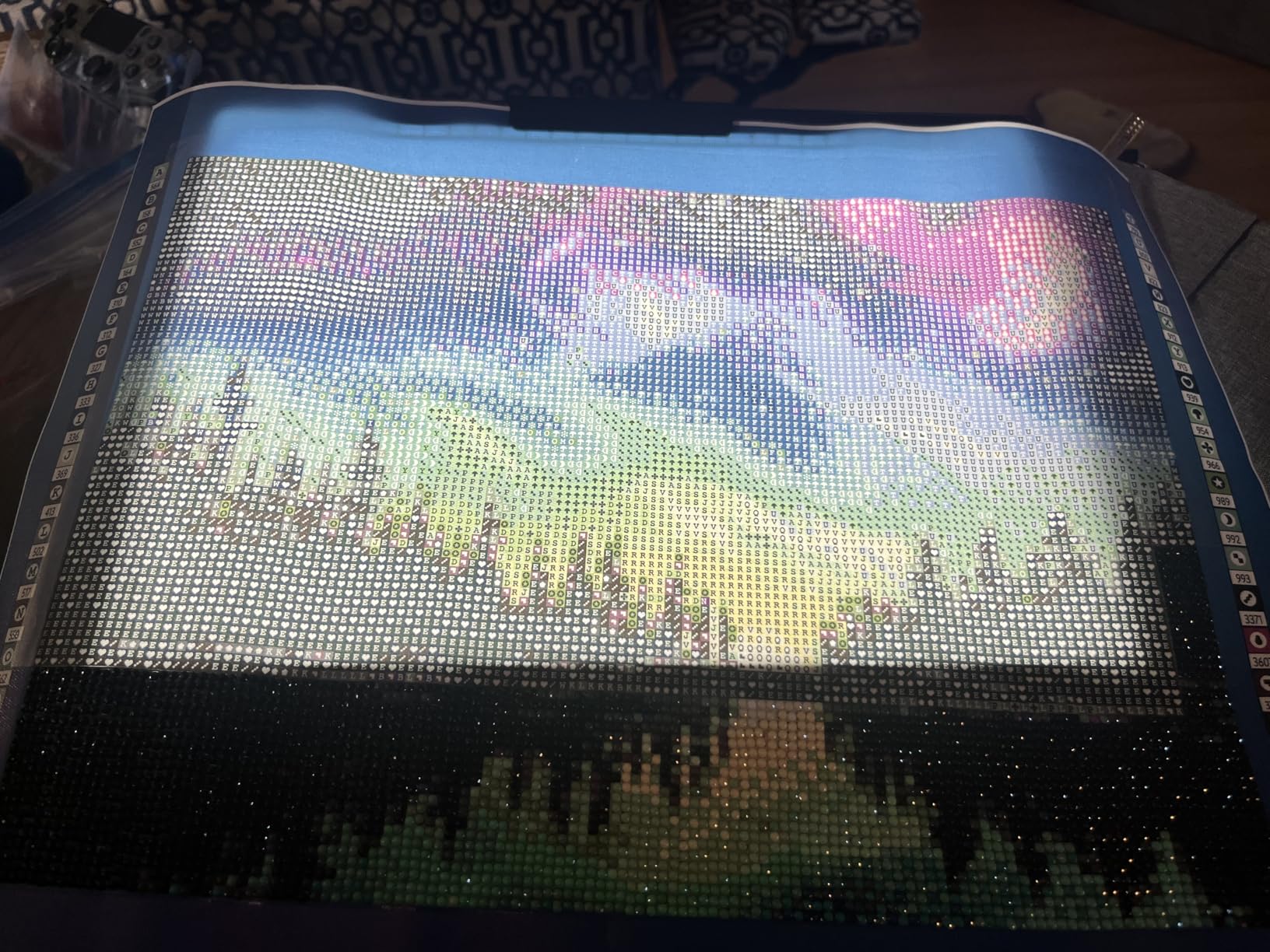 YINGWOND Rechargeable A4 LED Light Pad with Padded Case, Tracing Light Box with Riser Stands and Paper Clip, 6 Levels of Brightness, Type-C Cable, Wireless Diamond Painting Light Board customer photo 2