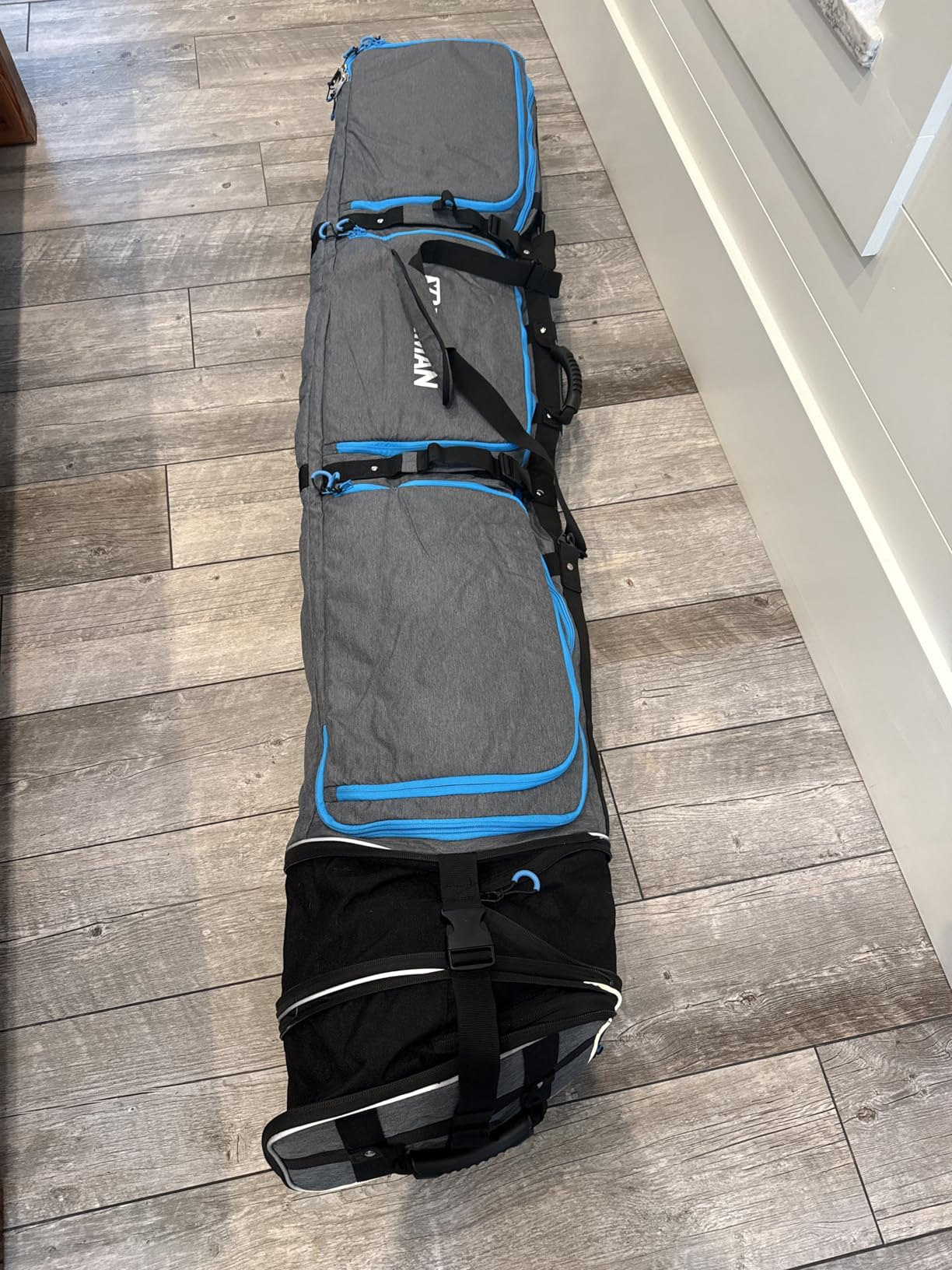 XCMAN Roller Snowboard Bag with Wheels Adjustable Length customer photo 1