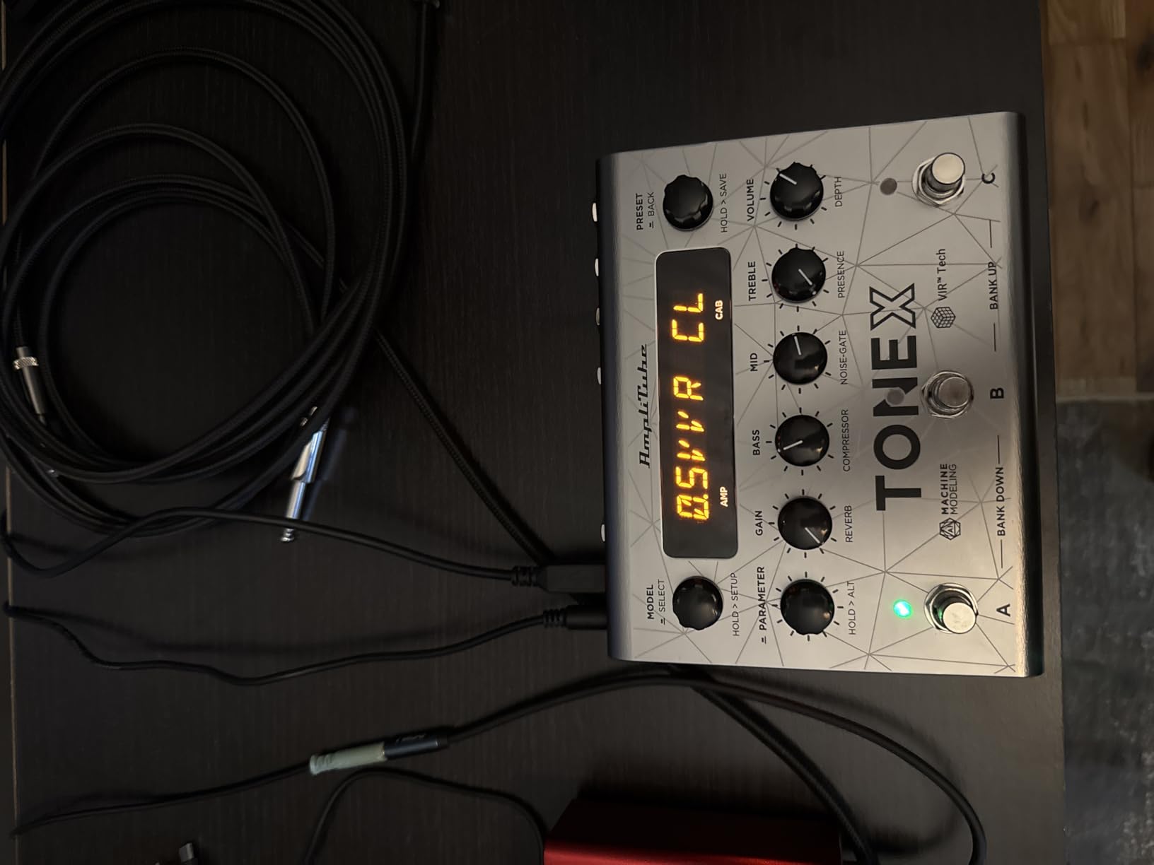 IK Multimedia TONEX Pedal Stereo Multi-Effects Guitar and Bass Pedal with 150 Presets and AI Machine Modeling customer photo 1