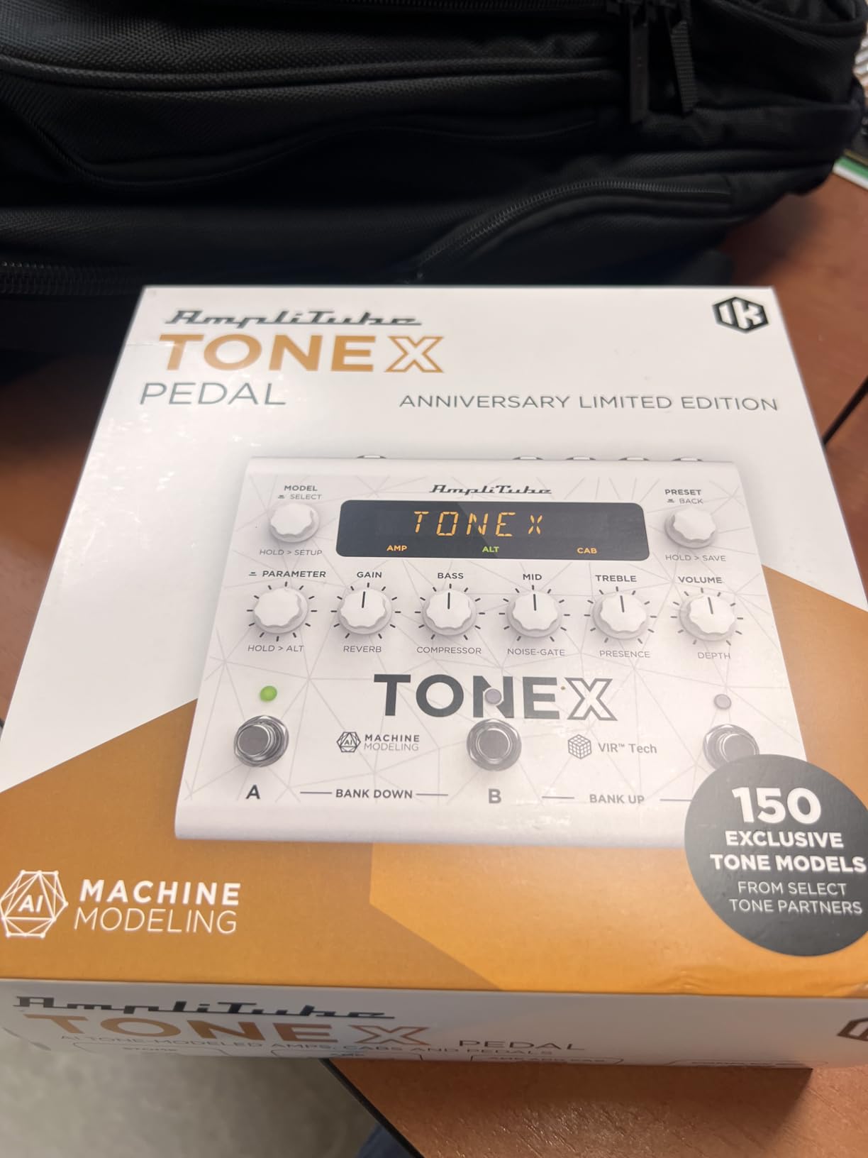IK Multimedia TONEX Pedal Stereo Multi-Effects Guitar and Bass Pedal with 150 Presets and AI Machine Modeling customer photo 2