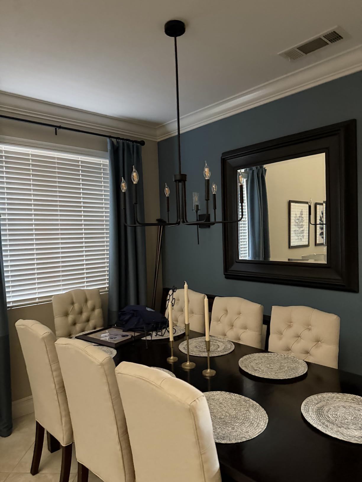 Black Chandelier, 6-Light Farmhouse Chandelier for Dining Room Lighting Fixtures Hanging, Industrial Modern Chandelier for Bedroom, Foyer, Hall, Kitchen, Living Room and Entryway customer photo 2