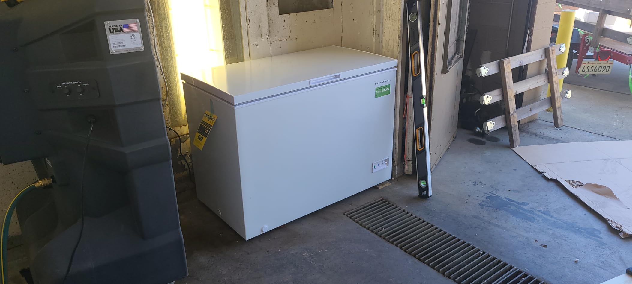 Hamilton Beach 14 cu ft Chest Freezer - White, Large Storage for Families, Space-Saving Flat Back, Front Drain, Garage Ready customer photo 2