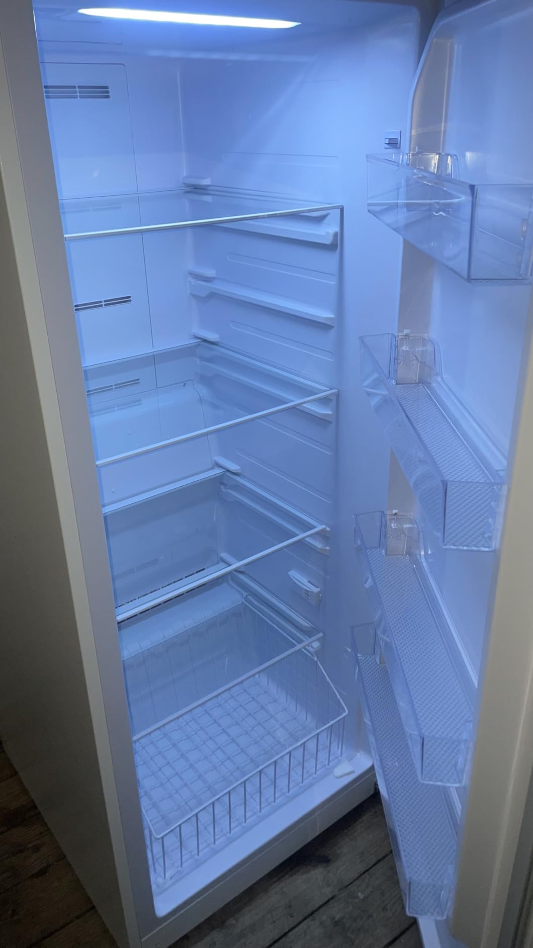 Hamilton Beach HBFRF6892-WHITE HBFRF6892 Upright Convertible Fridge/Freezer-Reversible Door-Removable Glass Shelves-Adjustable Controls-6.8 cu ft, White customer photo 1