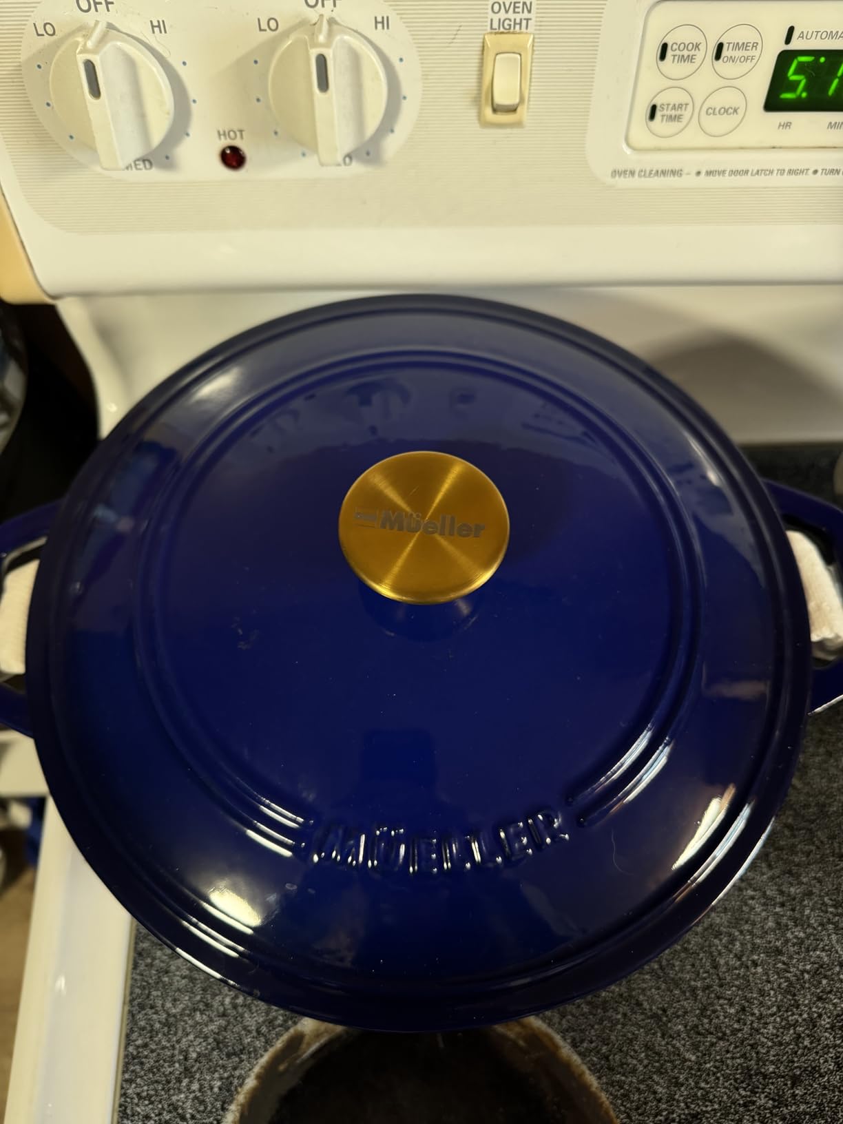 Mueller DuraCast 6 Quart Enameled Cast Iron Dutch Oven Pot with Lid, Sourdough Bread Baking customer photo 1