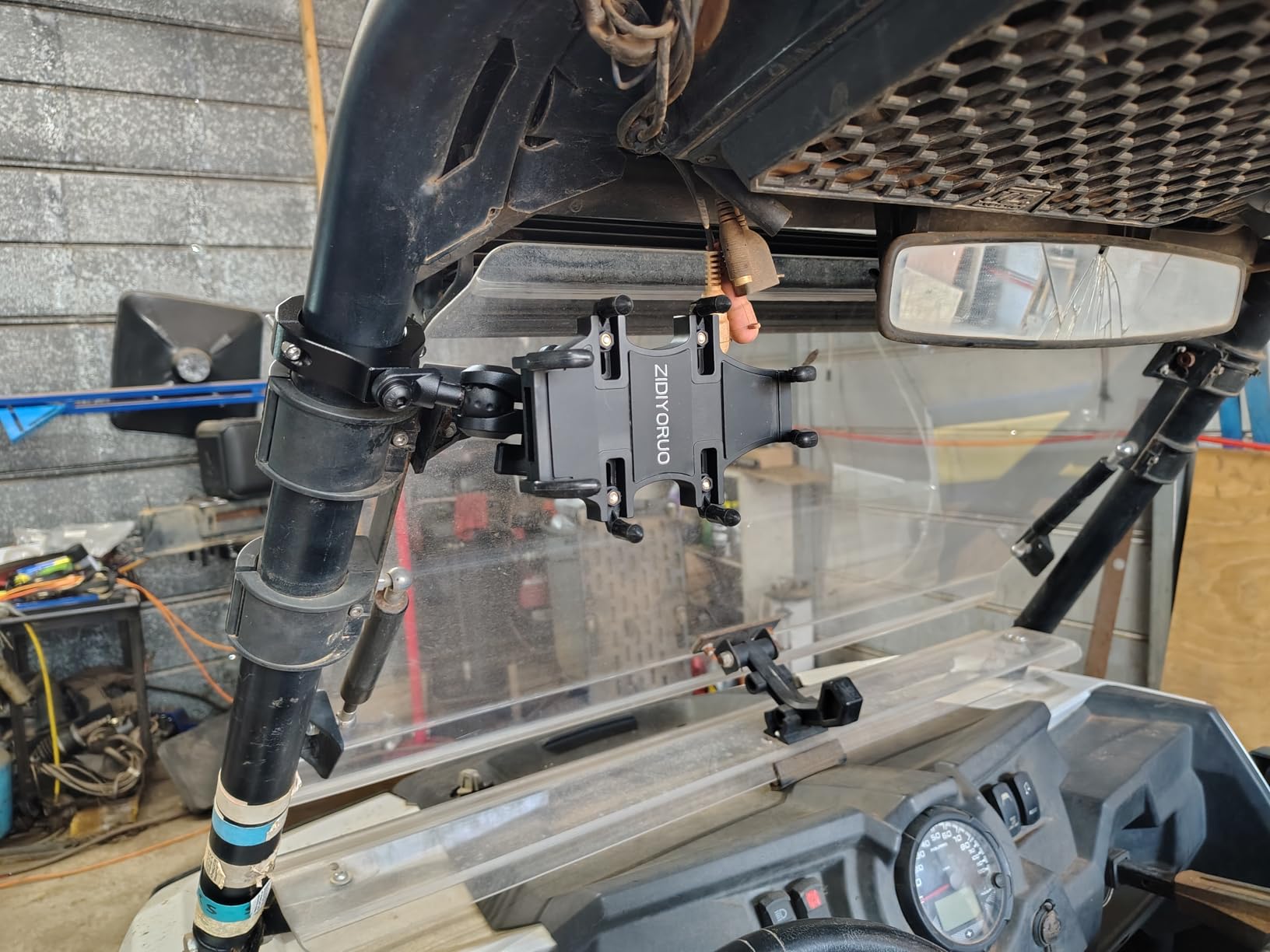 ZIDIYORUO Anti-Vibration UTV Phone Mount Heavy Duty, Full Protection SXS Phone Holder with Aluminum Bracket customer photo 1