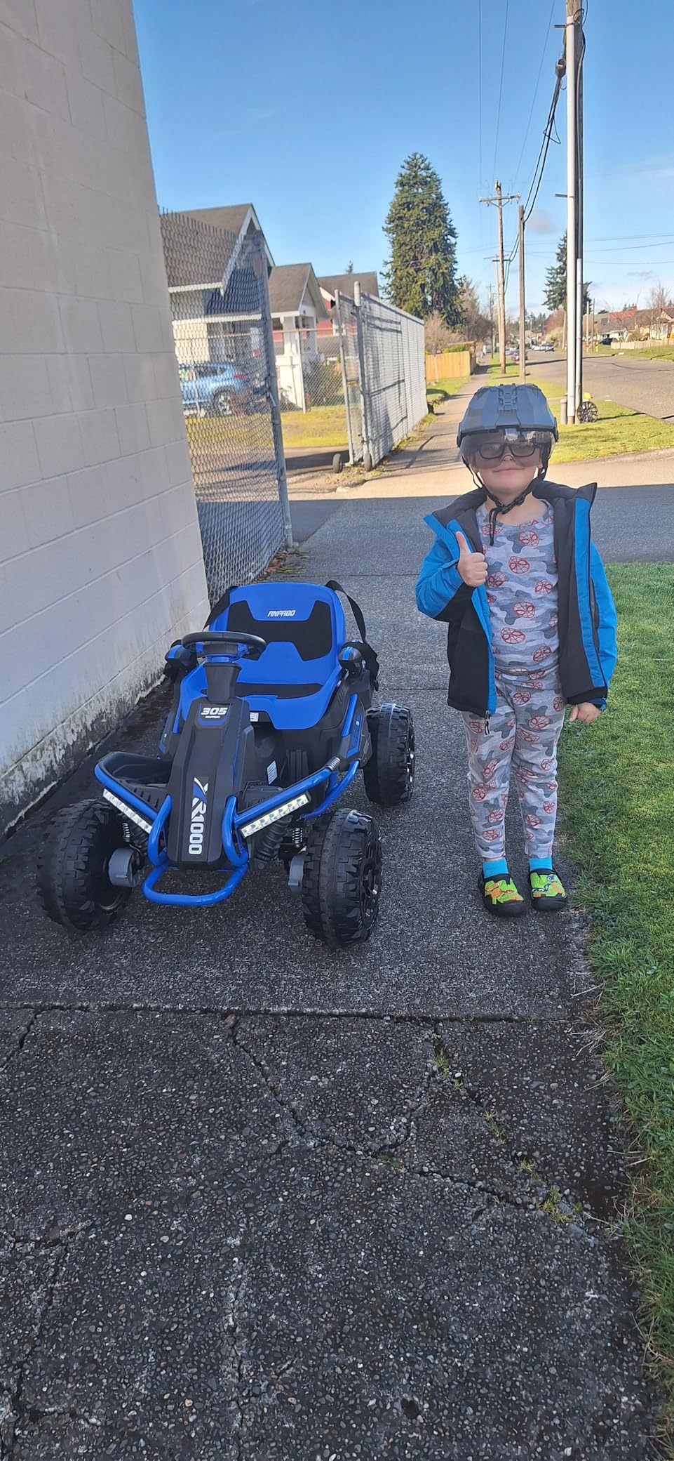ANPABO 24V 4x4 Ride On Toy for Big Kids, 4x200W Motors, 5MPH, Kids Car w/Parent Remote, Wide Adjustable Seat, Headlights, Metal Frame, Shock Absorbers, 4 Wheeler Quad, Red customer photo 2