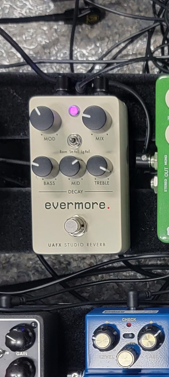 Universal Audio UAFX Evermore Studio Reverb Pedal customer photo 2