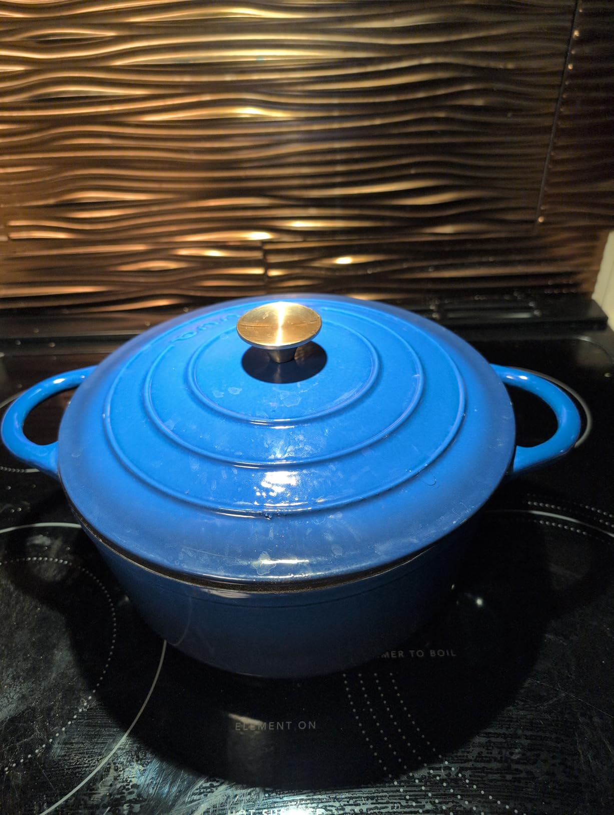 Nuovva Enamelled Cast Iron Dutch Oven Pot with Lid - 6.4 Quart - Dark Blue customer photo 1