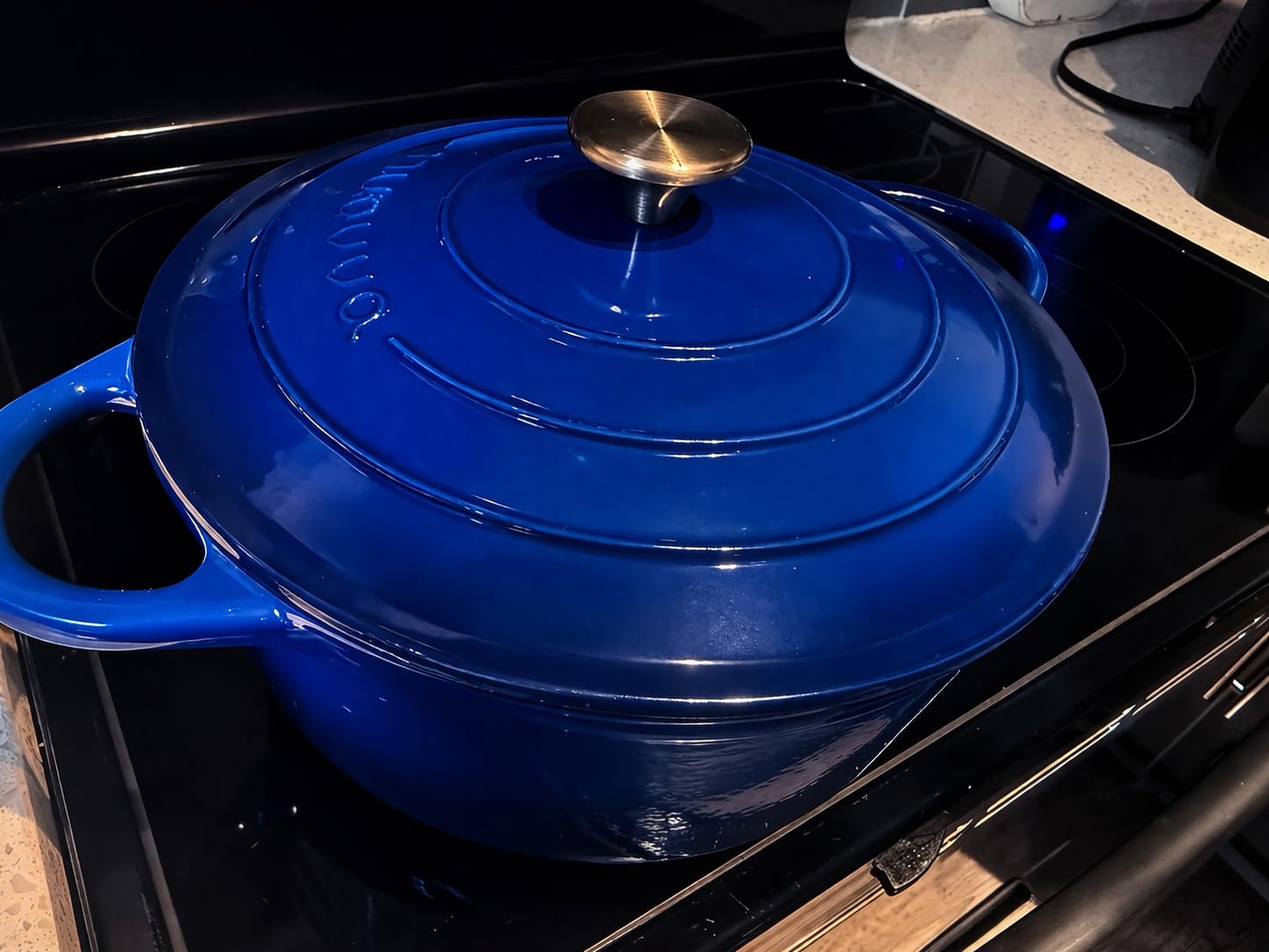 Nuovva Enamelled Cast Iron Dutch Oven Pot with Lid - 6.4 Quart - Dark Blue customer photo 2