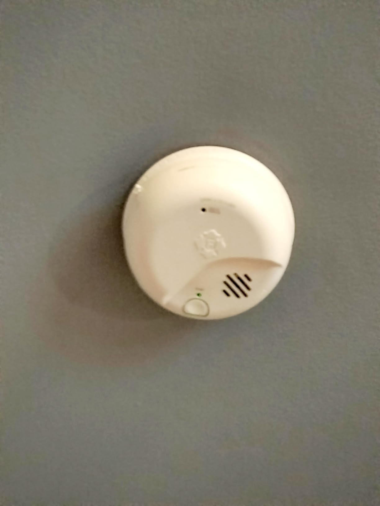 First Alert Combination Smoke & Carbon Monoxide Alarm, Interconnect Hardwire Detector with Battery Backup, SMICO100-AC, 1-Pack customer photo 2