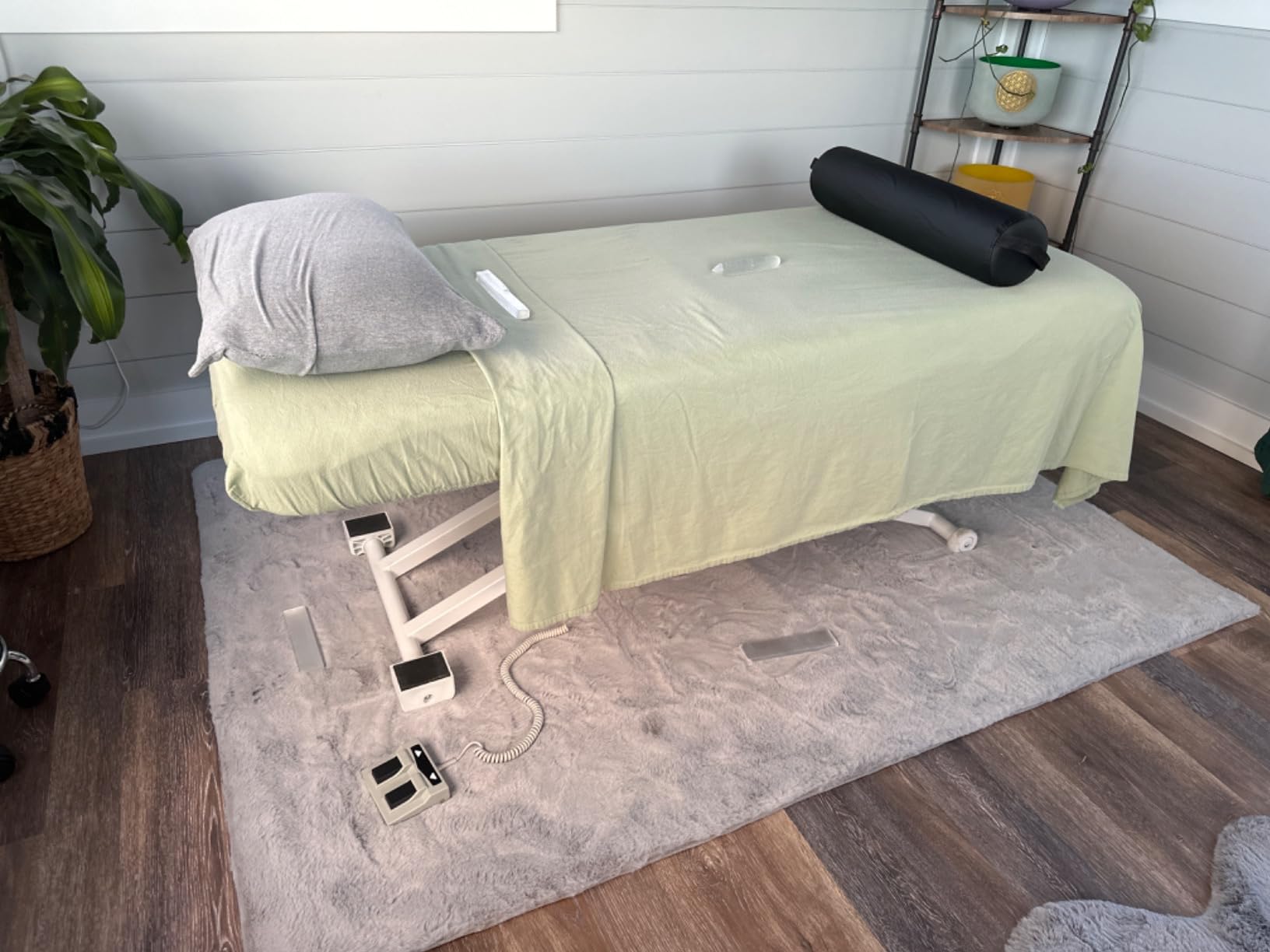 Electric Massage, Spa, and Treatment Table - Adjustable Height and Foot Control, ADA Compliant Treatment Table for Esthetician, Massage Therapists and Spa Professionals customer photo 1