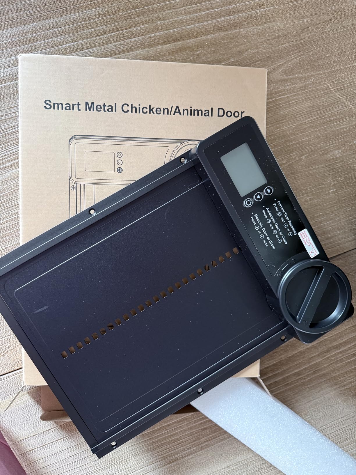 Automatic Chicken Coop Door - Aluminum Auto Chicken Coop Opener with Anti-Pinch Sensor, Battery Powered Chicken Door with Smart Timer & LCD Display, Waterproof customer photo 1