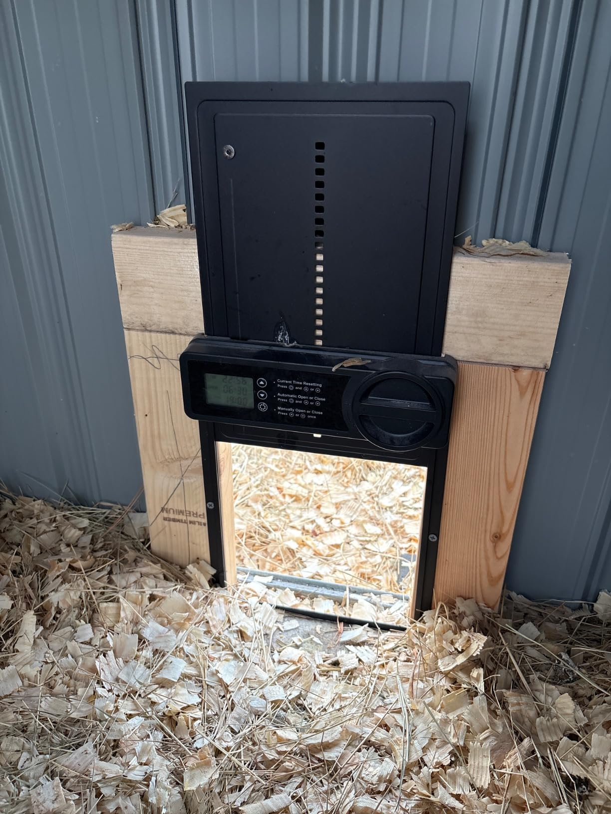Automatic Chicken Coop Door - Aluminum Auto Chicken Coop Opener with Anti-Pinch Sensor, Battery Powered Chicken Door with Smart Timer & LCD Display, Waterproof customer photo 2