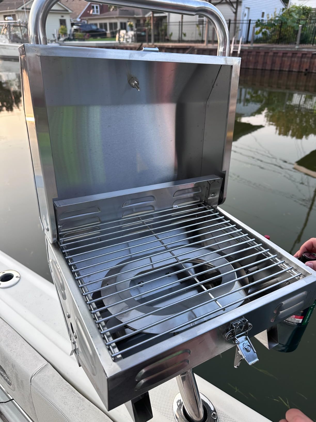 Tailwaves Marine Boat Grill w/Rod Holder Mount | Stainless Steel | Propane Boats & Tailgating & Camping | Built in Thermometer | Portable | Fold-away legs customer photo 1
