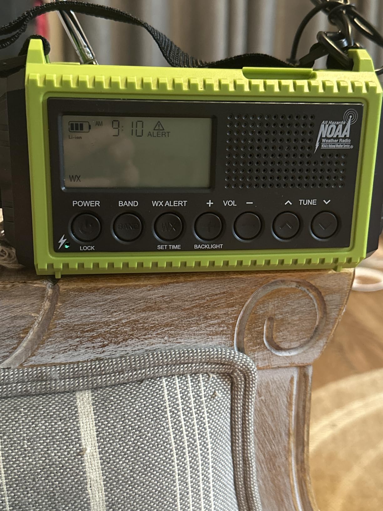 Raynic Emergency Radio, 12000mAh/44400mWh Battery Operated Weather Radio, Solar Hand Crank Radio with AM/FM/SW/NOAA Alert, Cell Phone Charger, Type-C Charging, Flashlight and SOS Siren customer photo 2