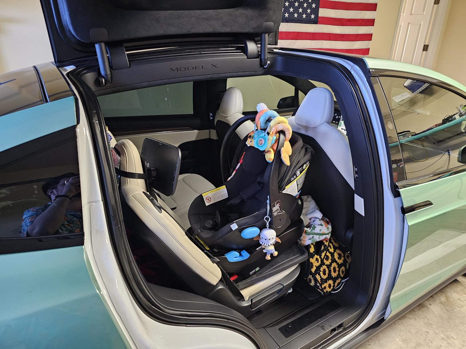 Clek Liing Infant Car Seat with Adjustable Load Leg, Compact, Lightweight Design, 7 Recline Positions, Easy-to-Use Rigid Latch, and Flame Retardant-Free (Railroad Ziip) customer photo 1