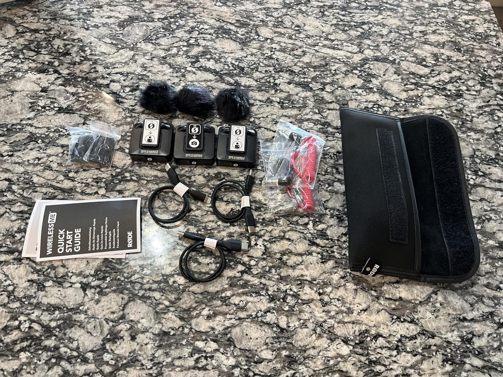 RODE Wireless ME Dual Set Ultra-Compact Wireless Microphone System with Built-in Microphones, GainAssist Technology and 100m Range for Filmmaking, Interviews and Content Creation (Black) customer photo 2