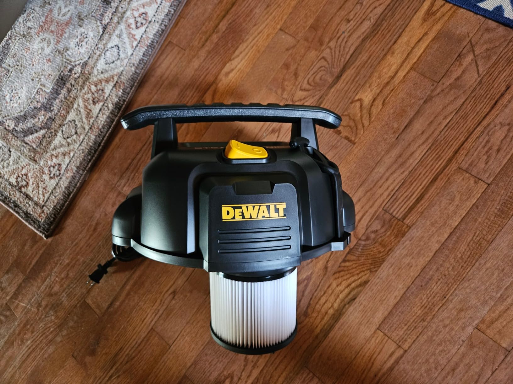 DEWALT Wet Dry Shop Vac 5 Gallon, STEALTHSONIC Ultra Quiet Shop Vacuum Wet and Dry 4 Peak HP, Powerful Suction Wet Dry Vacuum Cleaner, Portable Vacuum for Home, Garage, Workshop, Jobsite, DXV05P-QT customer photo 1